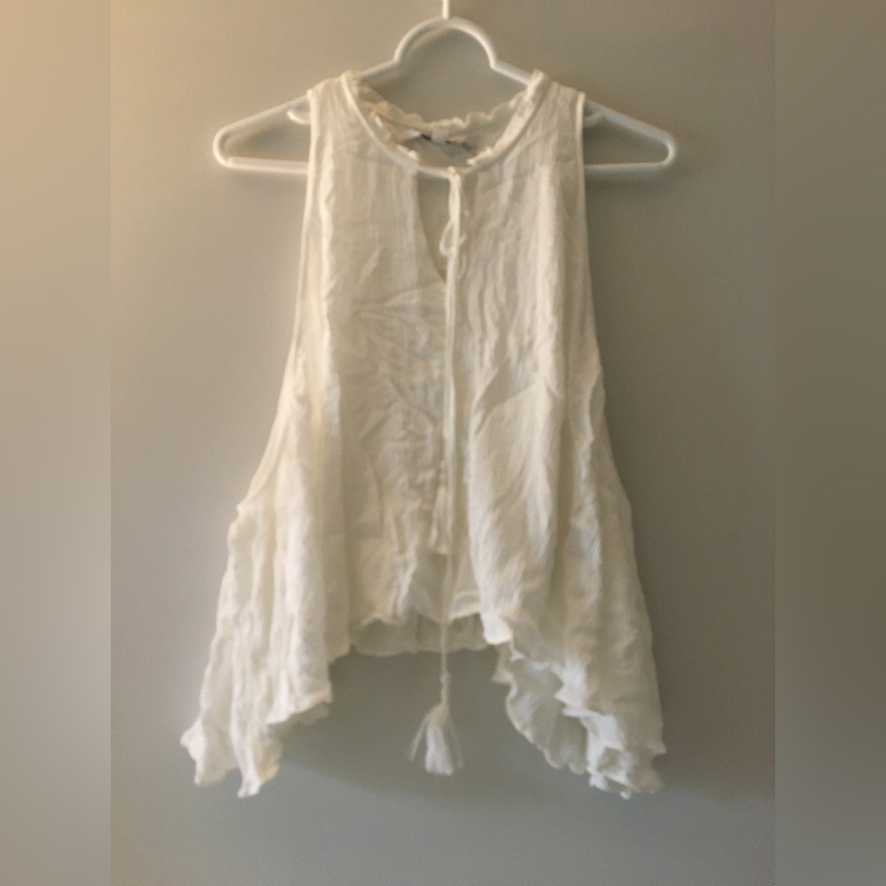 BNWT ✨Guess Size S White Cold-Shoulder Blouse
